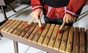 Alat Musik Kolintang